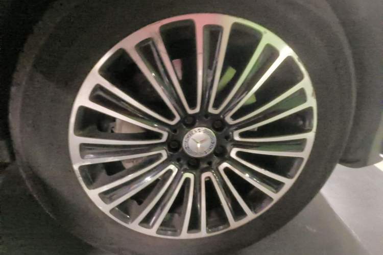 Used Mercedes-Benz GLC 2016 GLC 260 4MATIC Dynamic Edition Right Front Wheel Hub