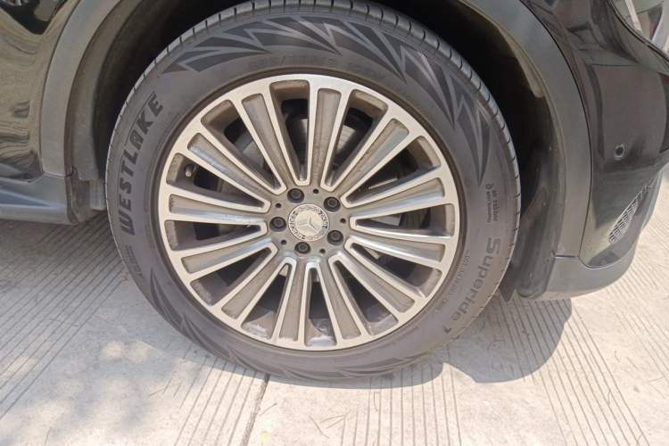Used Mercedes-Benz GLC 2016 GLC 260 4MATIC Dynamic Edition Right Front Wheel Hub