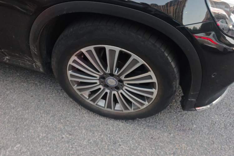 Used Mercedes-Benz GLC 2016 GLC 260 4MATIC Dynamic Edition Right Front Wheel Hub