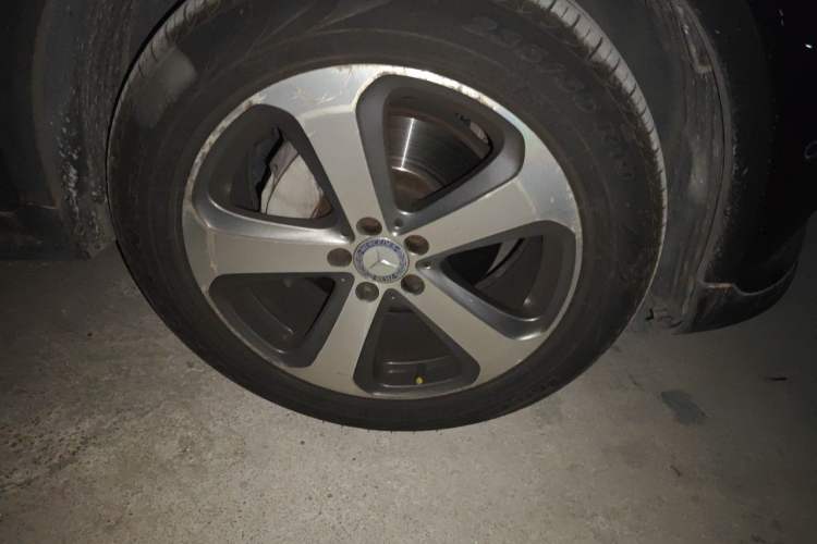 Used Mercedes-Benz GLC 2016 GLC 260 4MATIC Luxury Model Right Front Wheel Hub