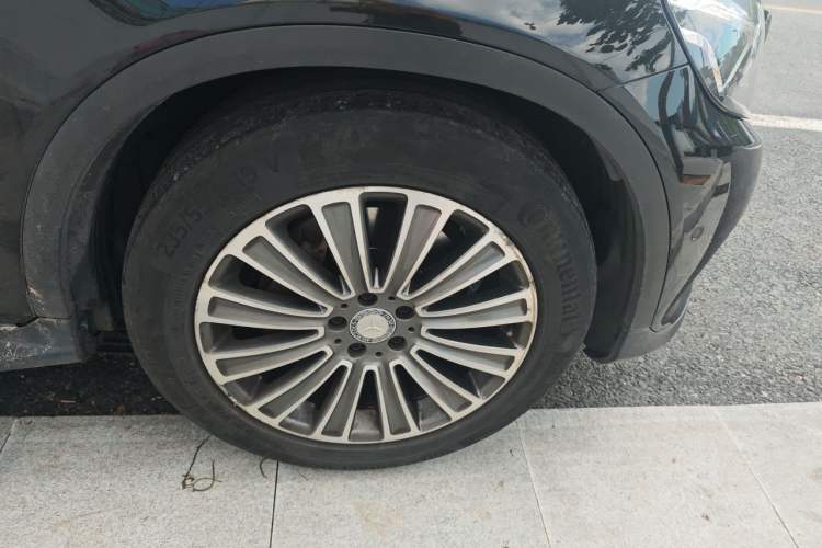 Used Mercedes-Benz GLC 2016 GLC 200 4MATIC Right Front Wheel Hub