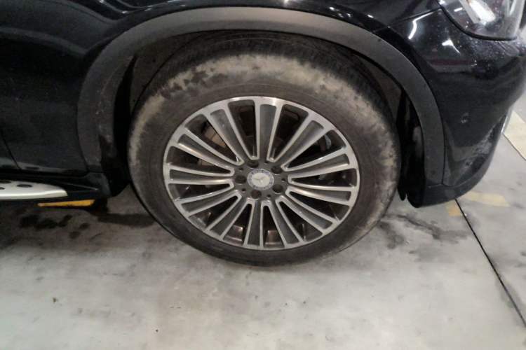 Used Mercedes-Benz GLC 2016 GLC 260 4MATIC Dynamic Edition Right Front Wheel Hub