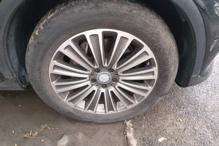 Used Mercedes-Benz GLC 2016 GLC 260 4MATIC Dynamic Edition Right Front Wheel Hub