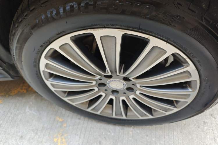 Used Mercedes-Benz GLC 2016 GLC 260 4MATIC Dynamic Edition Right Front Wheel Hub