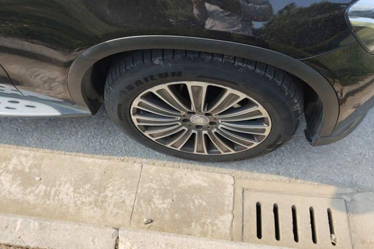 Used Mercedes-Benz GLC 2016 GLC 200 4MATIC Right Front Wheel Hub