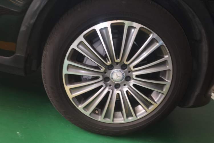 Used Mercedes-Benz GLC 2016 GLC 260 4MATIC Dynamic Edition Right Front Wheel Hub