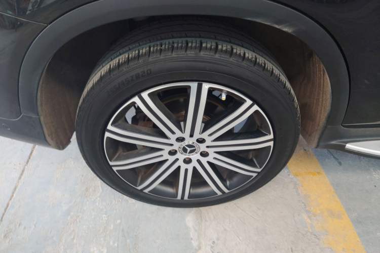 Used Mercedes-Benz GLC 2016 GLC 300 4MATIC Luxury Model Right Rear Wheel Hub