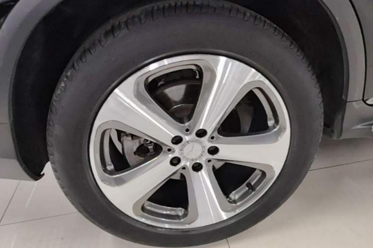 Used Mercedes-Benz GLC 2016 GLC 300 4MATIC Dynamic Model Right Rear Wheel Hub