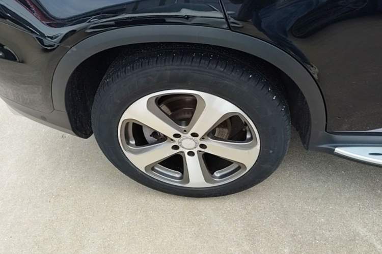 Used Mercedes-Benz GLC 2016 GLC 260 4MATIC Luxury Model Right Rear Wheel Hub