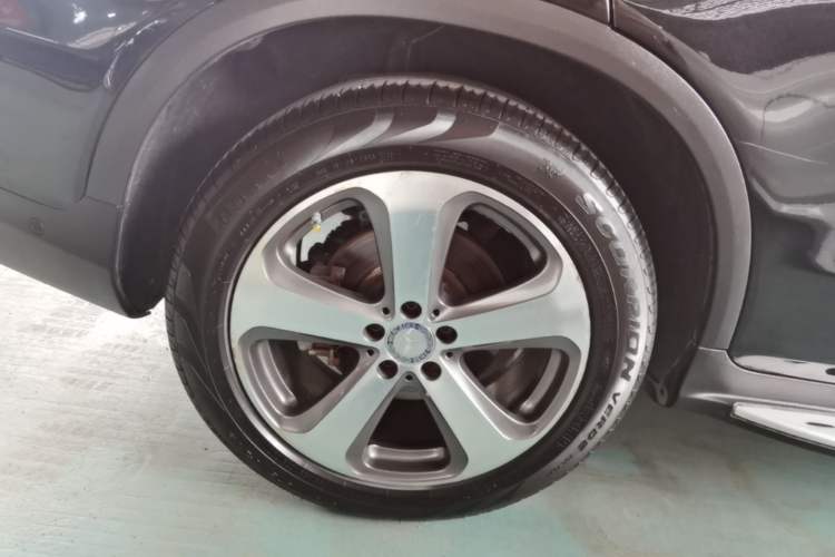 Used Mercedes-Benz GLC 2016 GLC 300 4MATIC Dynamic Model Right Rear Wheel Hub