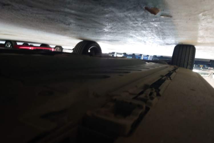 Used Mercedes-Benz GLC 2016 GLC 300 4MATIC Luxury Model Right Side Sill