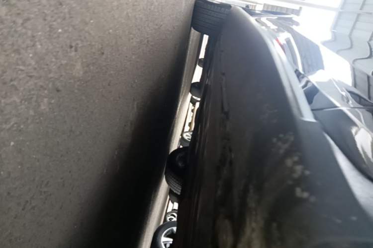 Used Mercedes-Benz GLC 2016 GLC 260 4MATIC Luxury Model Right Side Sill