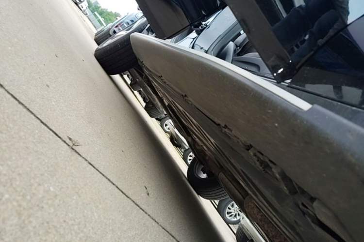 Used Mercedes-Benz GLC 2016 GLC 260 4MATIC Luxury Model Right Side Sill