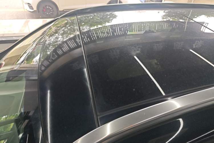 Used Mercedes-Benz GLC 2016 GLC 300 4MATIC Dynamic Model Roof
