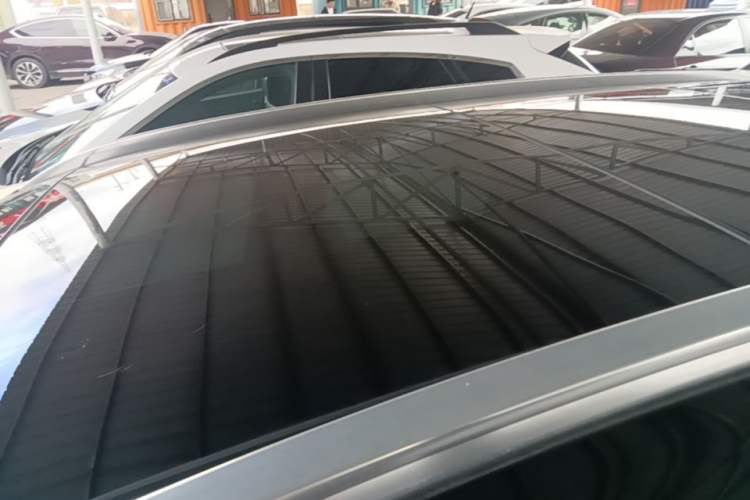 Used Mercedes-Benz GLC 2016 GLC 260 4MATIC Luxury Model Roof