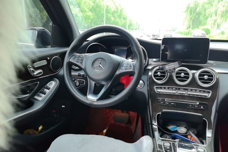 Used Mercedes-Benz GLC 2016 GLC 260 4MATIC Dynamic Edition Steering Wheel
