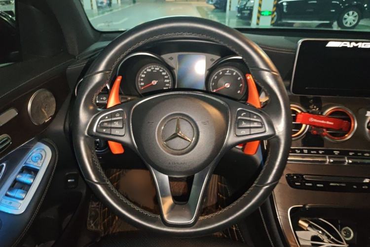 Used Mercedes-Benz GLC 2016 GLC 300 4MATIC Dynamic Model Steering Wheel