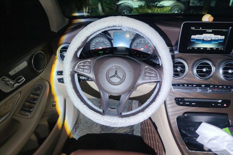 Used Mercedes-Benz GLC 2016 GLC 300 4MATIC Dynamic Model
