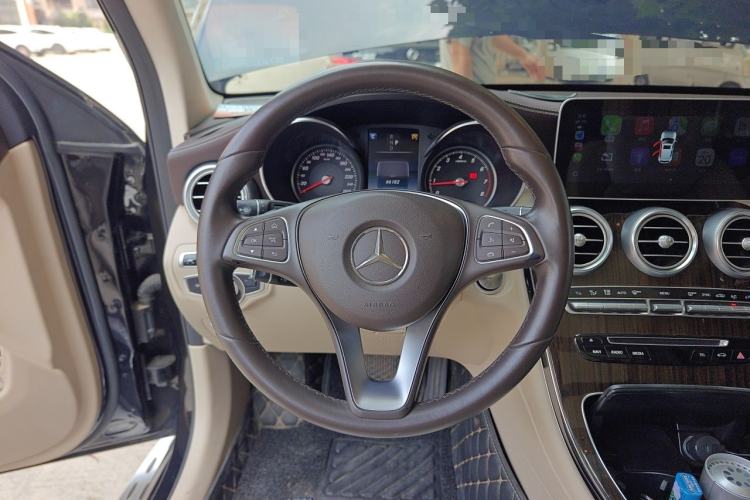 Used Mercedes-Benz GLC 2016 GLC 260 4MATIC Luxury Model Steering Wheel