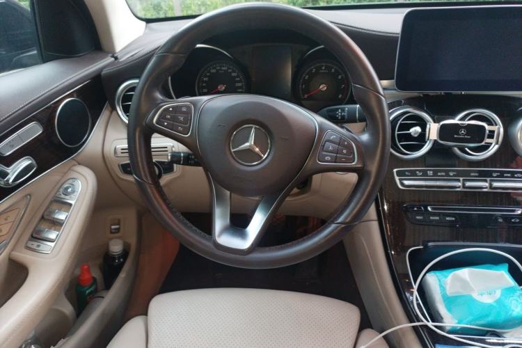 Used Mercedes-Benz GLC 2016 GLC 260 4MATIC Dynamic Edition Steering Wheel