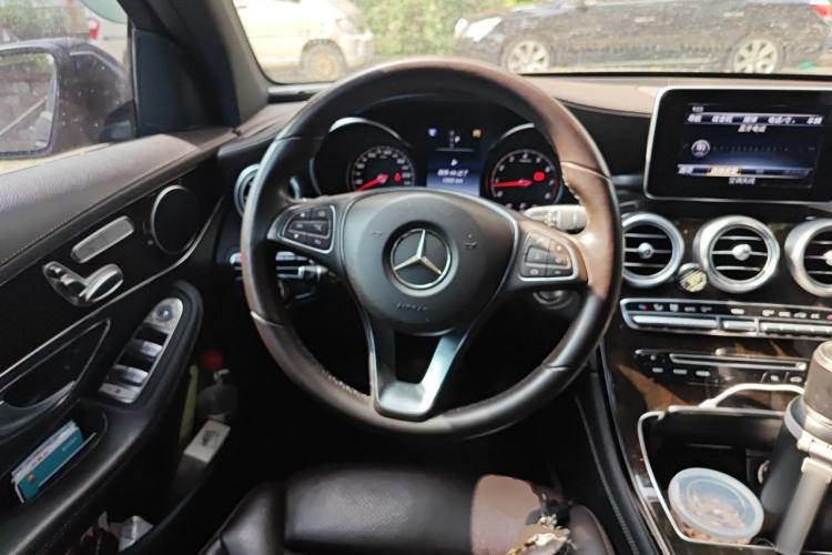 Used Mercedes-Benz GLC 2016 GLC 260 4MATIC Luxury Model Steering Wheel
