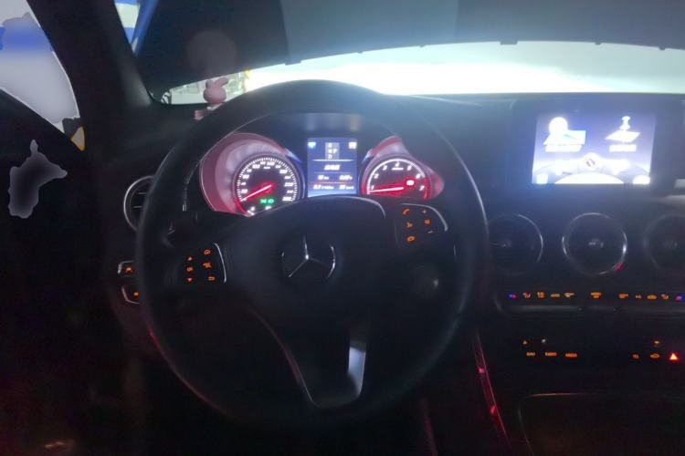 Used Mercedes-Benz GLC 2016 GLC 300 4MATIC Dynamic Model Steering Wheel