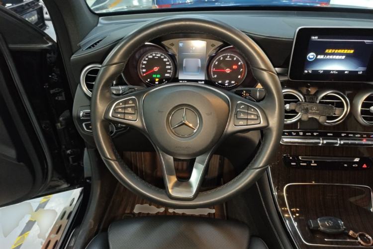 Used Mercedes-Benz GLC 2016 GLC 260 4MATIC Dynamic Edition Steering Wheel