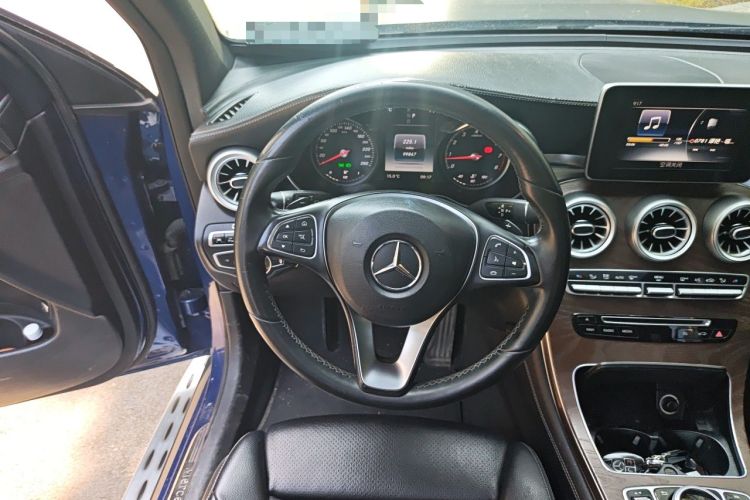 Used Mercedes-Benz GLC 2016 GLC 300 4MATIC Dynamic Model Steering Wheel