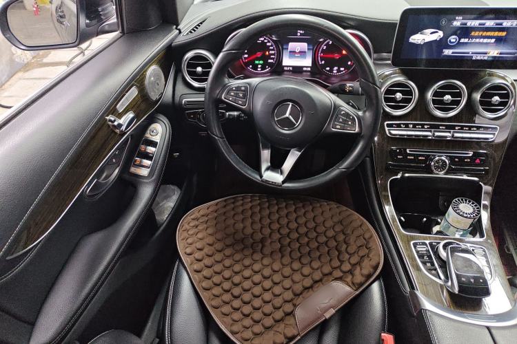 Used Mercedes-Benz GLC 2016 GLC 260 4MATIC Luxury Model Steering Wheel