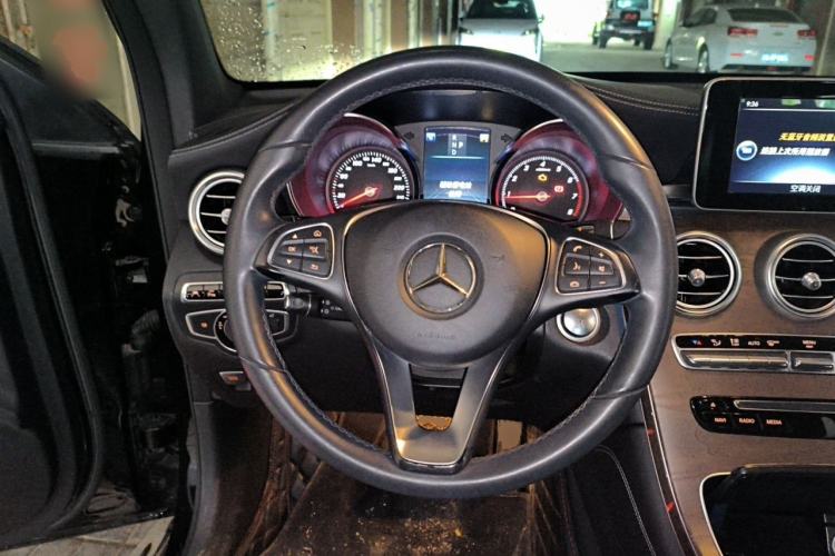 Used Mercedes-Benz GLC 2016 GLC 300 4MATIC Dynamic Model Steering Wheel