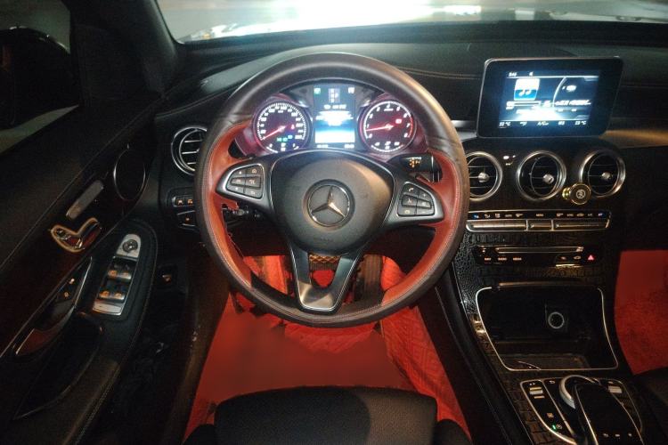 Used Mercedes-Benz GLC 2016 GLC 260 4MATIC Luxury Model Steering Wheel
