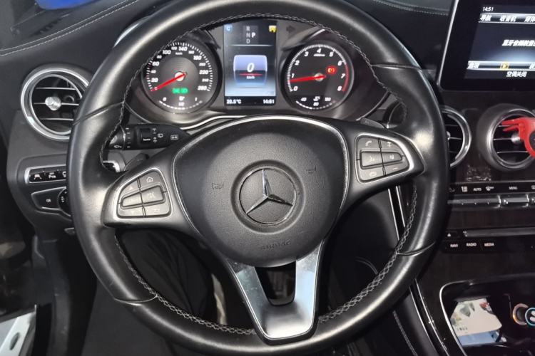 Used Mercedes-Benz GLC 2016 GLC 260 4MATIC Luxury Model Steering Wheel