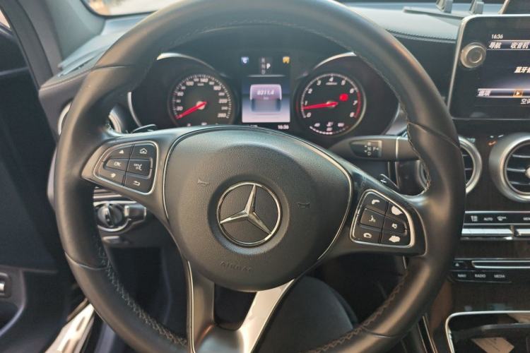 Used Mercedes-Benz GLC 2016 GLC 260 4MATIC Dynamic Edition Steering Wheel