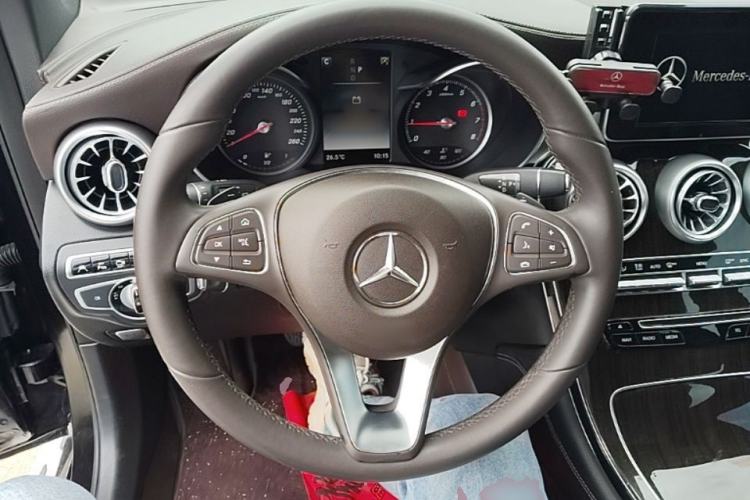 Used Mercedes-Benz GLC 2016 GLC 260 4MATIC Luxury Model Steering Wheel
