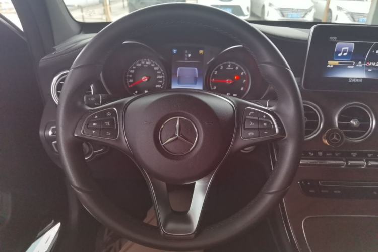 Used Mercedes-Benz GLC 2016 GLC 300 4MATIC Dynamic Model Steering Wheel