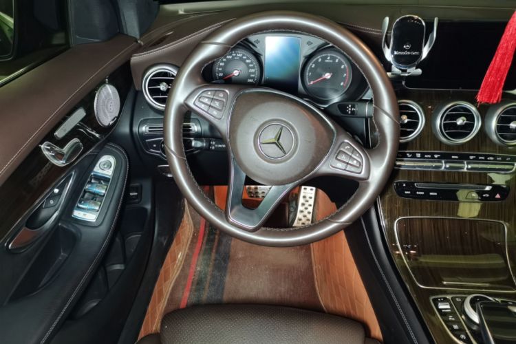 Used Mercedes-Benz GLC 2016 GLC 260 4MATIC Dynamic Edition Steering Wheel