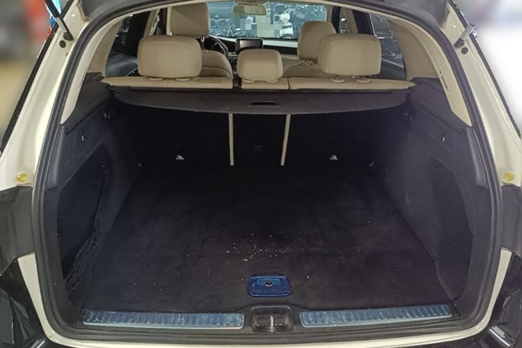 Used Mercedes-Benz GLC 2016 GLC 300 4MATIC Dynamic Model Trunk