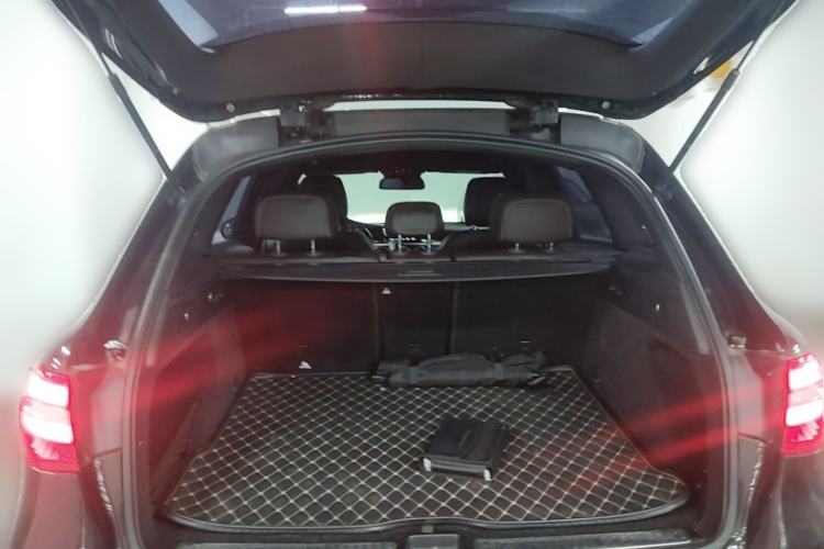 Used Mercedes-Benz GLC 2016 GLC 260 4MATIC Luxury Model Trunk