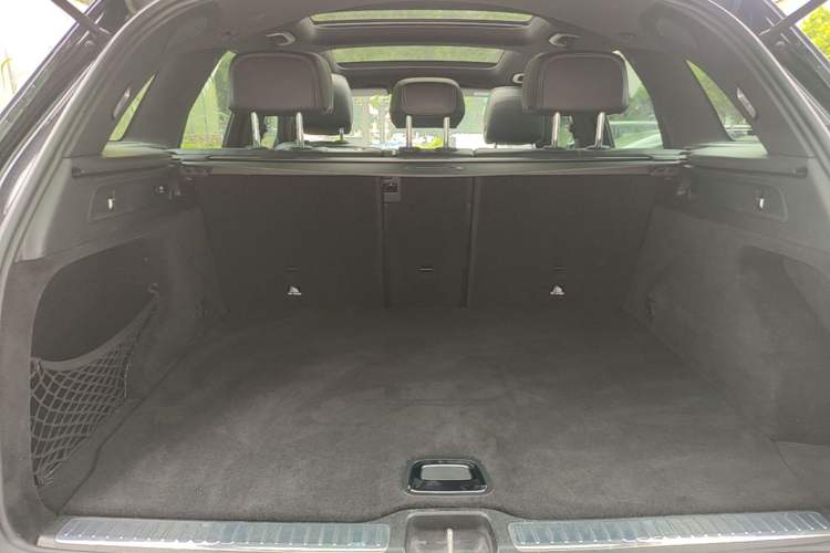 Used Mercedes-Benz GLC 2016 GLC 260 4MATIC Luxury Model Trunk