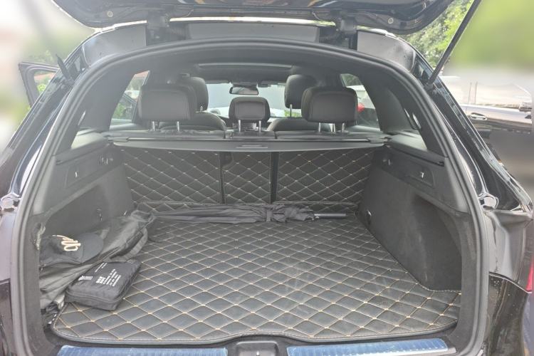 Used Mercedes-Benz GLC 2016 GLC 260 4MATIC Luxury Model Trunk