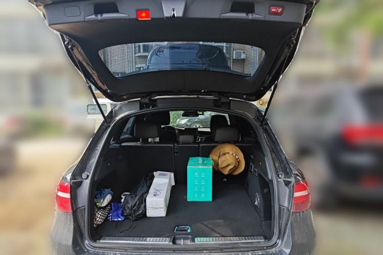 Used Mercedes-Benz GLC 2016 GLC 260 4MATIC Luxury Model Trunk