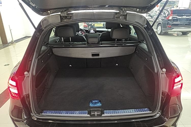 Used Mercedes-Benz GLC 2016 GLC 260 4MATIC Dynamic Edition Trunk