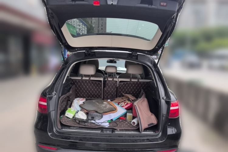Used Mercedes-Benz GLC 2016 GLC 260 4MATIC Dynamic Edition Trunk