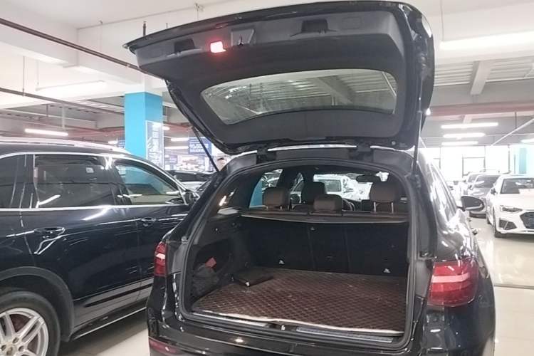 Used Mercedes-Benz GLC 2016 GLC 200 4MATIC Trunk