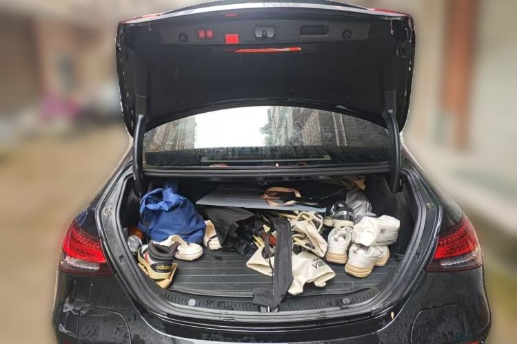 Used Mercedes-Benz GLC 2016 GLC 300 4MATIC Dynamic Model Trunk