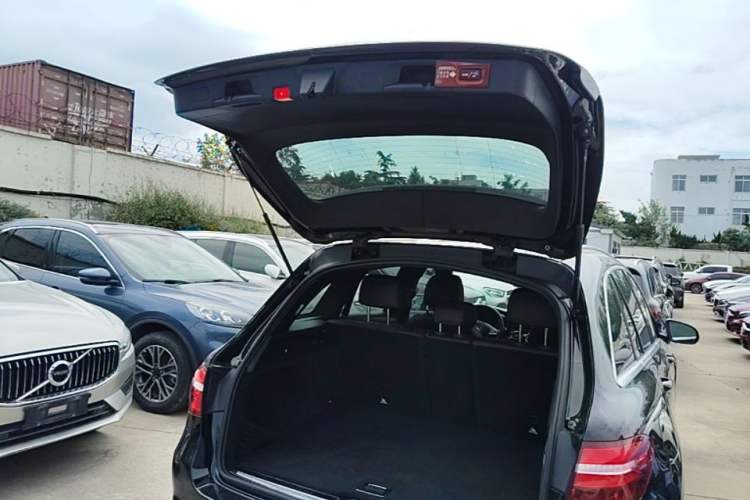 Used Mercedes-Benz GLC 2016 GLC 260 4MATIC Luxury Model Trunk