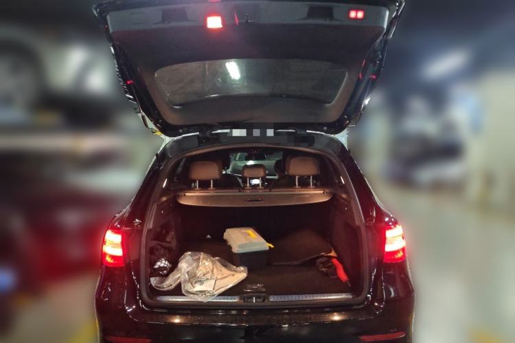 Used Mercedes-Benz GLC 2016 GLC 300 4MATIC Dynamic Model Trunk