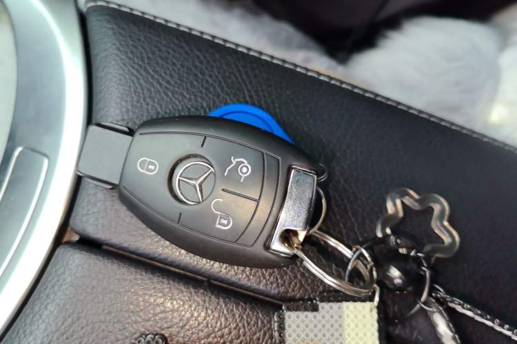 Used Mercedes-Benz GLC 2016 GLC 260 4MATIC Dynamic Edition Vehicle Key