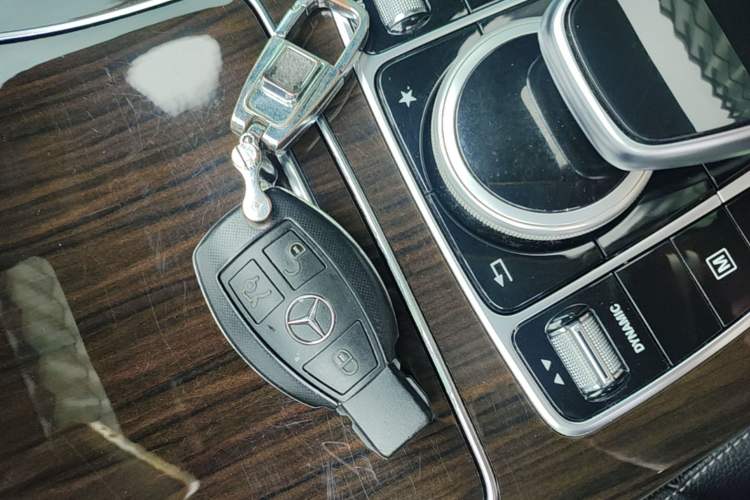 Used Mercedes-Benz GLC 2016 GLC 260 4MATIC Luxury Model Vehicle Key
