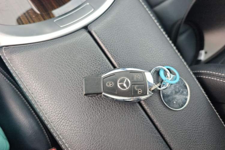 Used Mercedes-Benz GLC 2016 GLC 260 4MATIC Luxury Model Vehicle Key